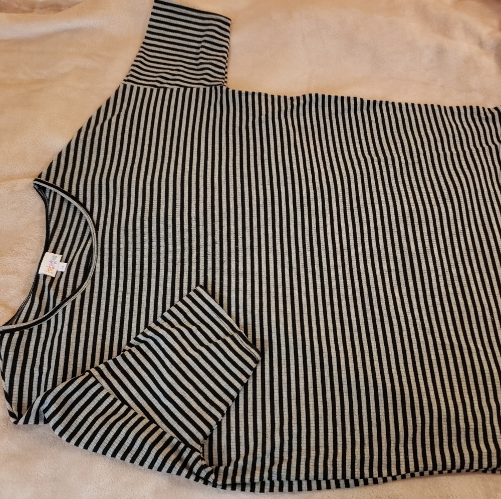 Lualroe Irma, textured.  Black and grey stripped XL